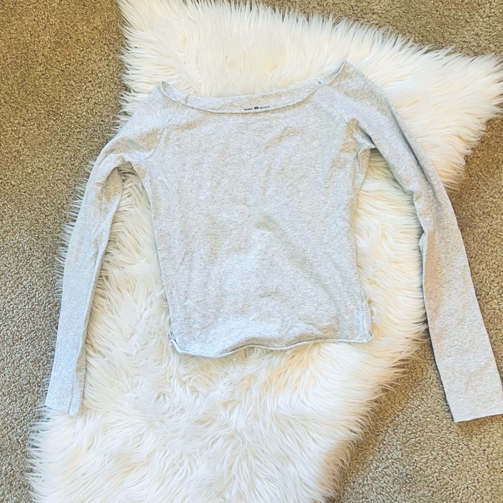 Brandy Melville 🇺🇸Gray long sleeve wide shoulder top